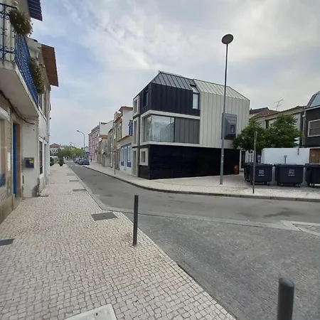 Casa Modern House * 阿威罗