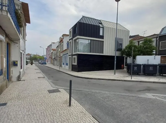 Casa Modern House * אבאירו